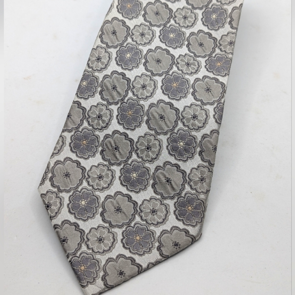 Elegant Gray Emilio Ponti Floral Men's Tie